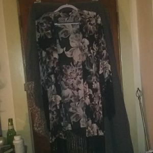 Open floral tunic